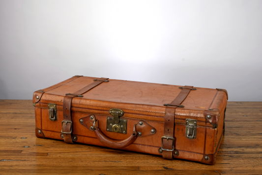 BELTED LEATHER “#8.6 718” LUGGAGE